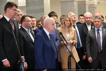 В Госдуме открылась выставка, посвященная 60-летию полета В.В. Терешковой в космос