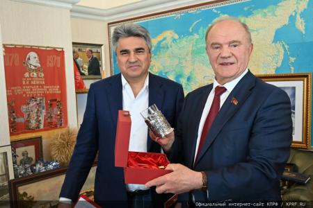 Президиум ЦК КПРФ поздравляет Г.А. Зюганова с Днем рождения