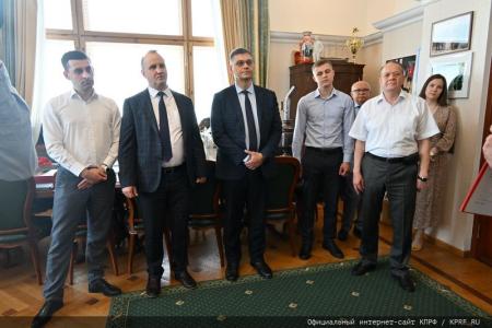 Президиум ЦК КПРФ поздравляет Г.А. Зюганова с Днем рождения