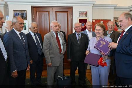 Президиум ЦК КПРФ поздравляет Г.А. Зюганова с Днем рождения