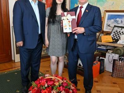 Президиум ЦК КПРФ поздравляет Г.А. Зюганова с Днем рождения