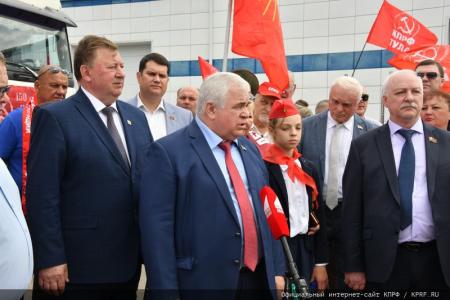 КПРФ отправила 113-й гуманитарный конвой на Донбасс