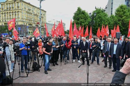 «Пушкин и сегодня вместе с нами сражается за русское слово!»