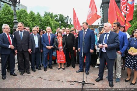 «Пушкин и сегодня вместе с нами сражается за русское слово!»