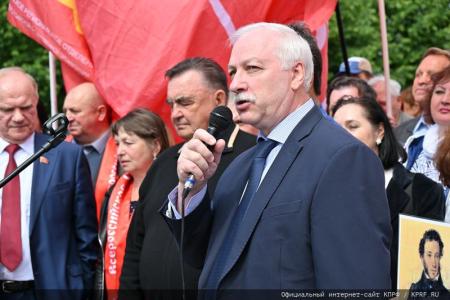 «Пушкин и сегодня вместе с нами сражается за русское слово!»
