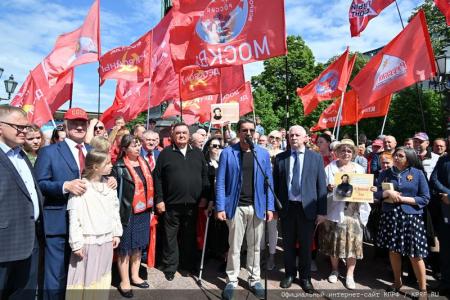 «Пушкин и сегодня вместе с нами сражается за русское слово!»