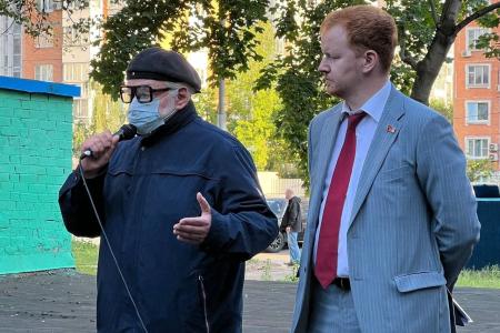 Москва. Денис Парфенов: жители Хорошево-Мневников против прокладки дороги по скверу!