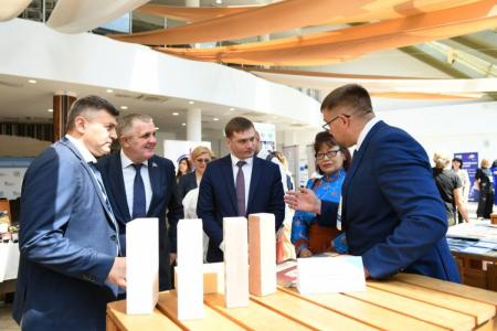 Хакасию посетил депутат Госдумы Николай Коломейцев