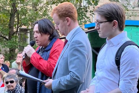 Москва. Денис Парфенов: жители Хорошево-Мневников против прокладки дороги по скверу!