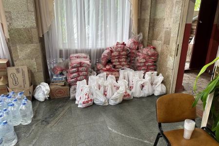 Коммунисты Херсонской области помогают жителям, пострадавшим в результате обстрела села Рыково Генического района