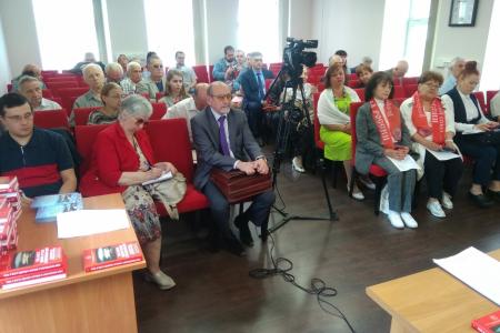 "Под Знаменем социализма - к победе над фашизмом!". Репортаж о круглом столе КПРФ и РУСО в Москве