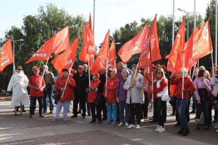 Коммунисты Ульяновской области приняли участие в памятных мероприятиях, посвященных Дню памяти и скорби