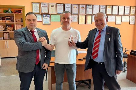 Крымские депутаты-коммунисты Сергей Богатыренко и Василий Саенко посетили ООО ТД «Крым Агро»