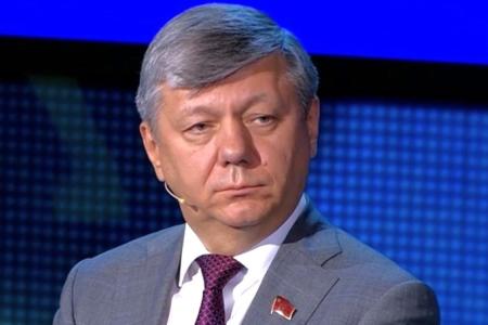 Дмитрий Новиков на НТВ об искусственном «Дне России» и о том, почему 1990-е годы не станут в народном сознании «светлой эпохой»