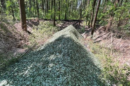 Свердловские коммунисты организовали волонтерскую группу по созданию маскировочных сетей для участников СВО