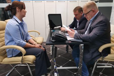 Руководитель фракции КПРФ в Московской областной Думе Александр Наумов провёл приём граждан в Ступине