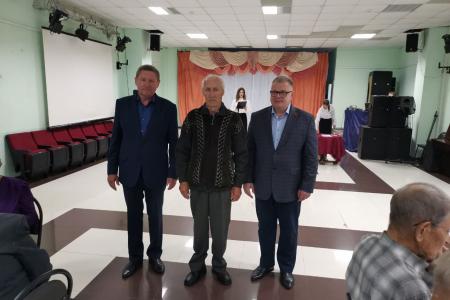 Председатель Московского областного отделения «Дети войны» Александр Наумов и Председатель Комитета Мособлдумы Владимир Барсуков посетили детей войны в Белоомуте