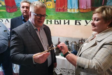 Московская область. Депутат КПРФ Александр Наумов ознакомился с экспозицией Белоомутского краеведческого музея