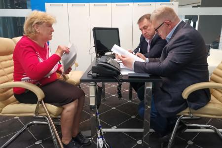 Руководитель фракции КПРФ в Московской областной Думе Александр Наумов провёл приём граждан в Ступине