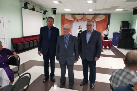 Председатель Московского областного отделения «Дети войны» Александр Наумов и Председатель Комитета Мособлдумы Владимир Барсуков посетили детей войны в Белоомуте