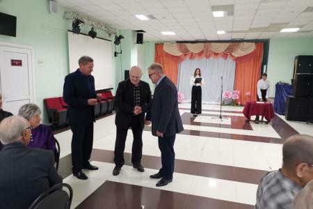 Председатель Московского областного отделения «Дети войны» Александр Наумов и Председатель Комитета Мособлдумы Владимир Барсуков посетили детей войны в Белоомуте