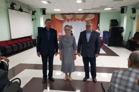 Председатель Московского областного отделения «Дети войны» Александр Наумов и Председатель Комитета Мособлдумы Владимир Барсуков посетили детей войны в Белоомуте