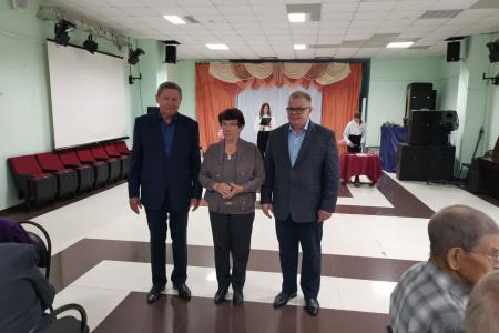Председатель Московского областного отделения «Дети войны» Александр Наумов и Председатель Комитета Мособлдумы Владимир Барсуков посетили детей войны в Белоомуте