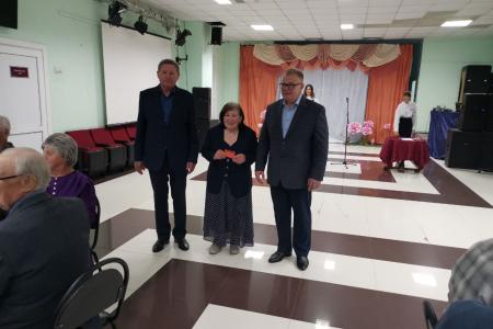 Председатель Московского областного отделения «Дети войны» Александр Наумов и Председатель Комитета Мособлдумы Владимир Барсуков посетили детей войны в Белоомуте