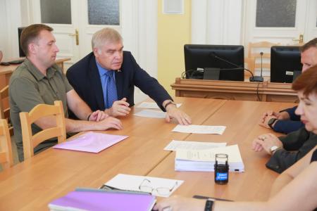 Омская область. Андрей Алехин сдал подписи