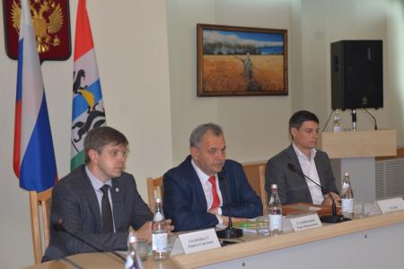 Новосибирские ученые и аграрии при участии КПРФ провели круглый стол о развитии личных подсобных хозяйств и кооперации