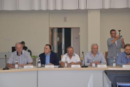 Новосибирские ученые и аграрии при участии КПРФ провели круглый стол о развитии личных подсобных хозяйств и кооперации
