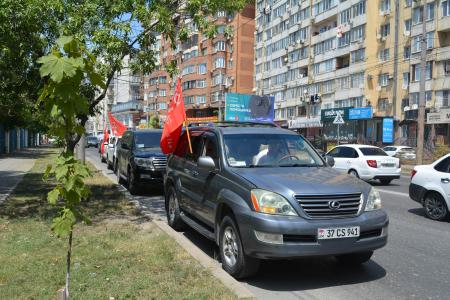 Дагестанские коммунисты провели автопробег "За Родину! За народ России! За нашу Победу!"