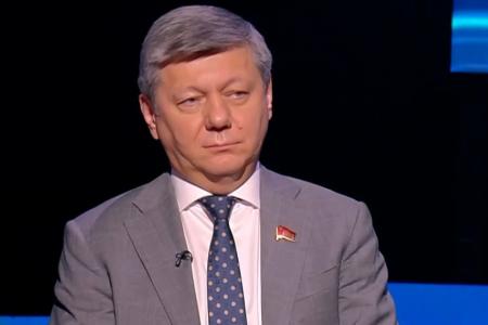 Дмитрий Новиков о том, что Дмитрий Медведев не был столь успешен, как Владимир Ленин, чтобы бросать в него камни, и о необходимости защищать российского хоккеиста, арестованного в Польше