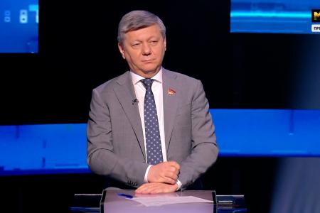 Дмитрий Новиков о том, что Дмитрий Медведев не был столь успешен, как Владимир Ленин, чтобы бросать в него камни, и о необходимости защищать российского хоккеиста, арестованного в Польше