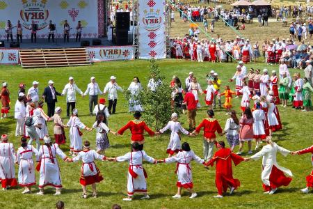 Масштабом и теплотой сердец впечатлил участников праздник чувашской культуры «Уяв» в Республике Татарстан
