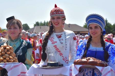 Масштабом и теплотой сердец впечатлил участников праздник чувашской культуры «Уяв» в Республике Татарстан