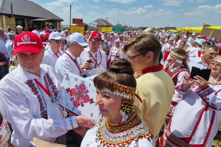 Масштабом и теплотой сердец впечатлил участников праздник чувашской культуры «Уяв» в Республике Татарстан