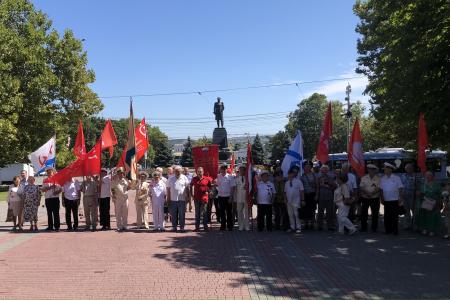 В День Военно-Морского Флота первый секретарь горкома КПРФ Василий Пархоменко поздравил севастопольцев с праздником