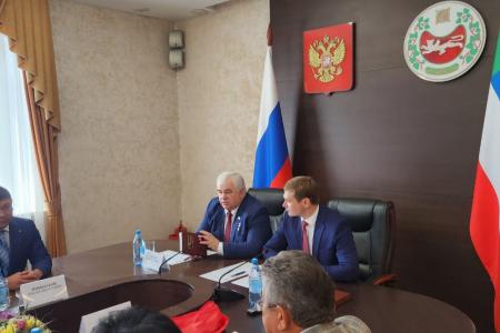 Продолжается рабочая поездка К.К. Тайсаева в Хакасию