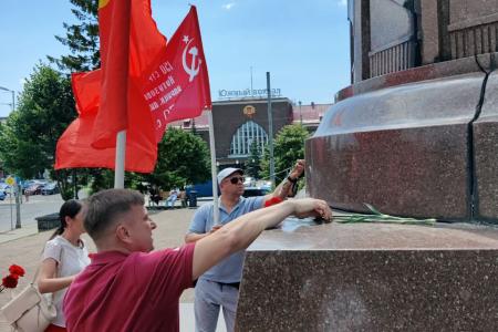 Коммунисты Калининграда провели мероприятие, посвящённое 77-ой годовщине переименования Кёнигсберга в Калининград