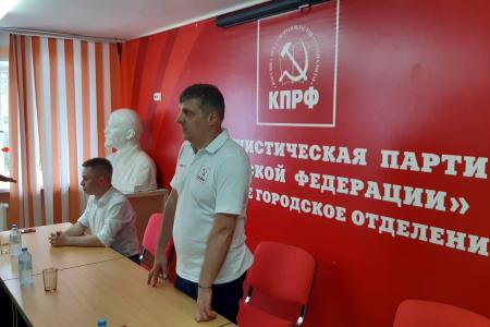 Тюменская область. Депутат-коммунист Иван Левченко проводит приём избирателей в муниципальных образованиях