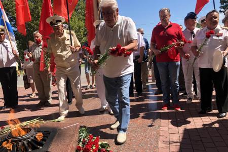 В День Военно-Морского Флота первый секретарь горкома КПРФ Василий Пархоменко поздравил севастопольцев с праздником