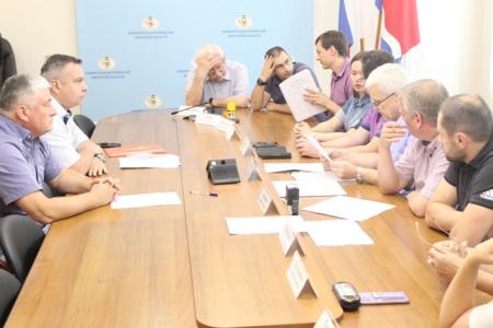 Кандидат в Губернаторы Приамурья от КПРФ Борис Белобородов сдал в облизбирком 105 подписей муниципальных депутатов в свою поддержку