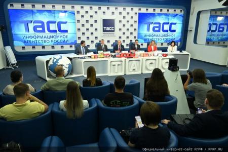 Г.А. Зюганов: "Общество сплачивается на позитивных идеях и конструктивной программе"