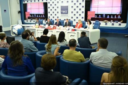 Г.А. Зюганов: "Общество сплачивается на позитивных идеях и конструктивной программе"