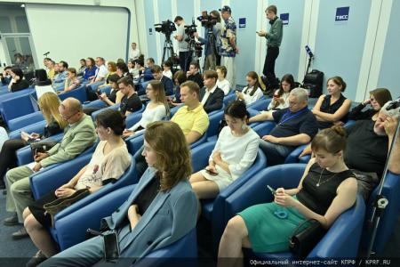 Г.А. Зюганов: "Общество сплачивается на позитивных идеях и конструктивной программе"