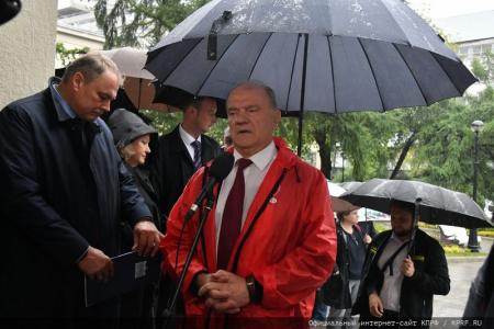 Г.А. Зюганов принял участие в церемонии открытия сквера имени Г.Н. Селезнева в Москве