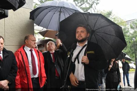 Г.А. Зюганов принял участие в церемонии открытия сквера имени Г.Н. Селезнева в Москве