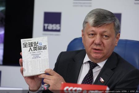 Г.А. Зюганов: "Общество сплачивается на позитивных идеях и конструктивной программе"