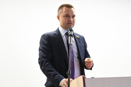Депутат Госдумы Сергей Казанков высоко оценил работу правительства Хакасии под руководством Валентина Коновалова